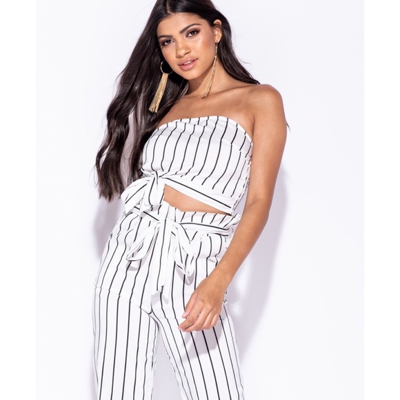 🎉HP🎉 2 Piece Crop Top + Paper Bag Stripe Set - Picture 9 of 11